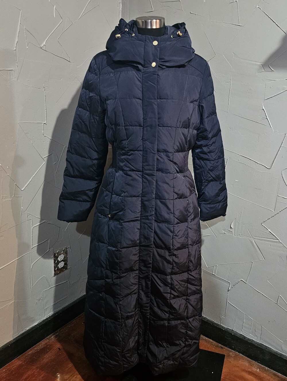 Classic Navy Long Quilted Hooded Coat - Medium